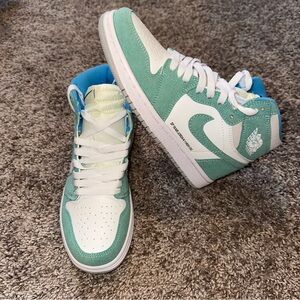 Nike Women's Sneakers in Mint Green and White